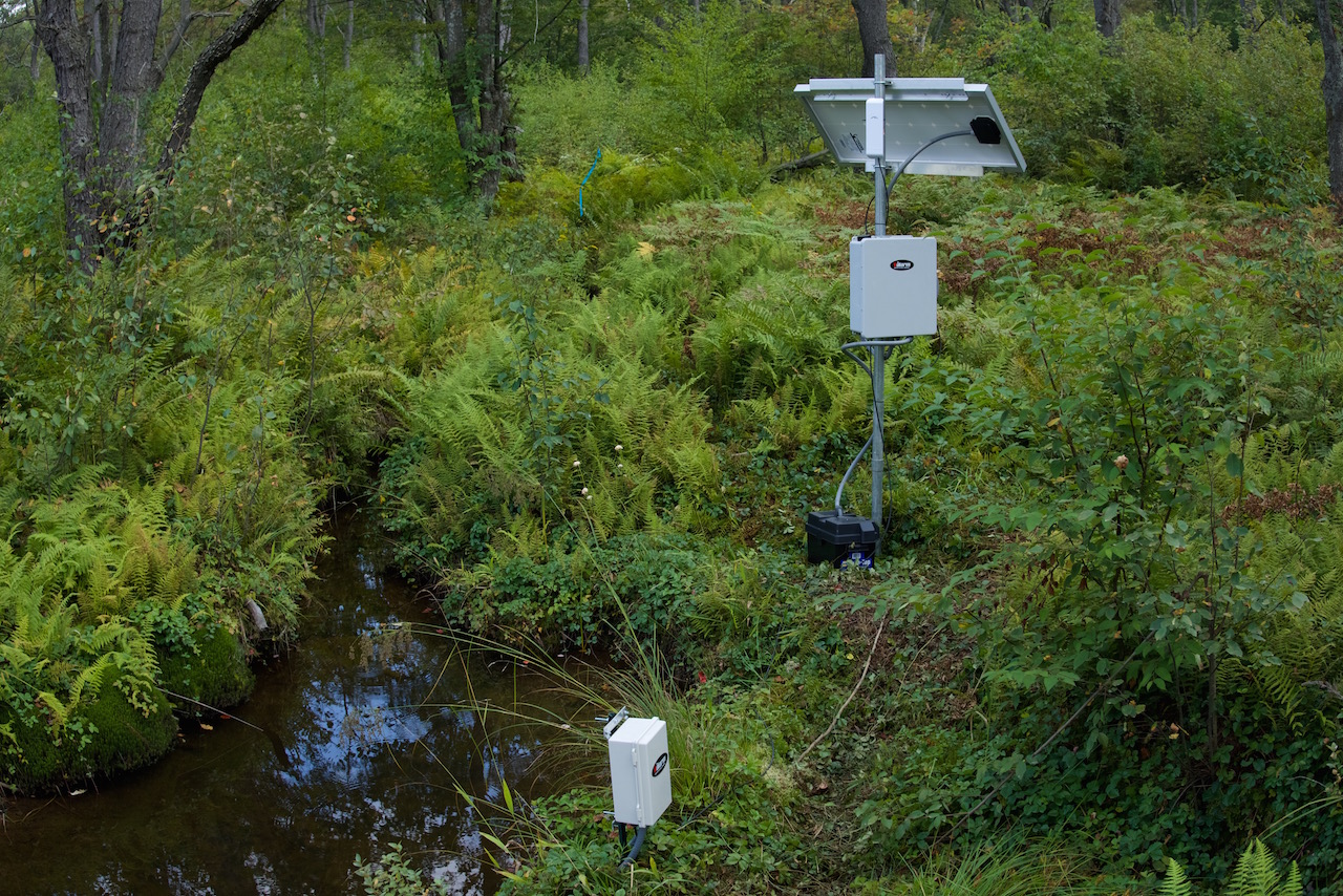 戶外在線水質(zhì)監(jiān)測設備 戶外在線水質(zhì)監(jiān)測設備